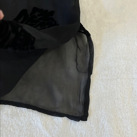 Chic Black Floral Sheer Blouse - Picture 6 of 12